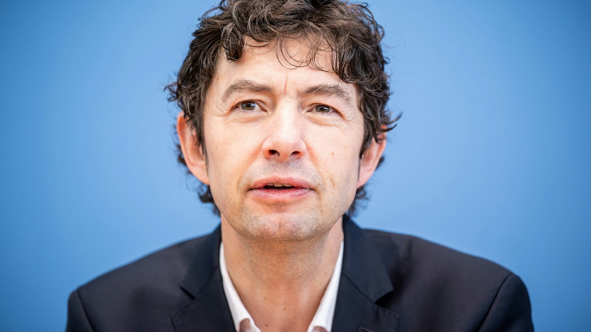 Prof. Dr. Christian Drosten, Direktor Institut für Virologie, Charité Berlin, aufgenommen bei einer Pressekonferenz zum Stand der Coronavirus Infektionen.