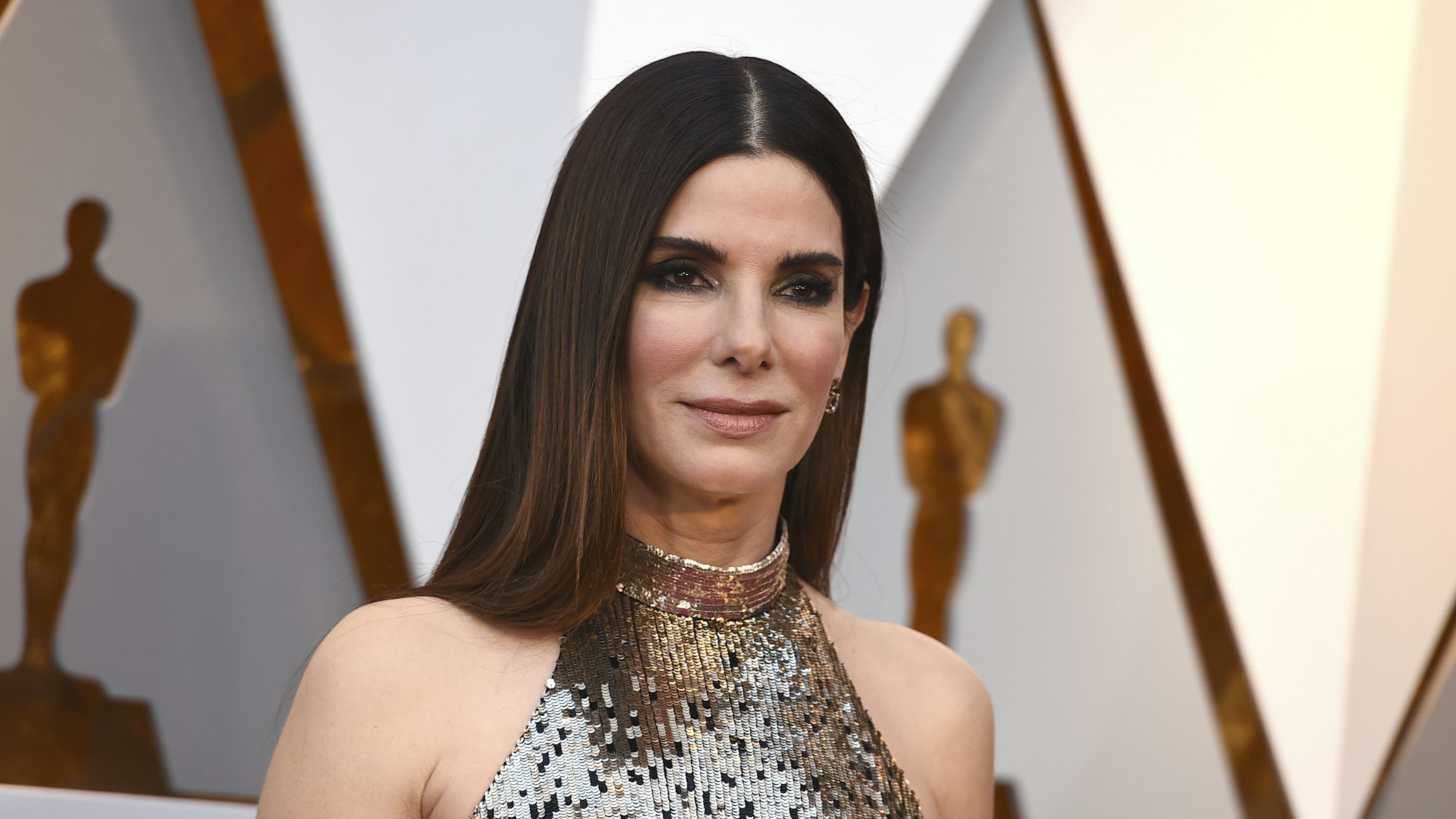 04.03.2018, USA, Kalifornien, Los Angeles: Sandra Bullock kommt vor der Verleihung der 90. Academy Awards, den Oscars 2018, über den Roten Teppich in das Dolby Theatre.