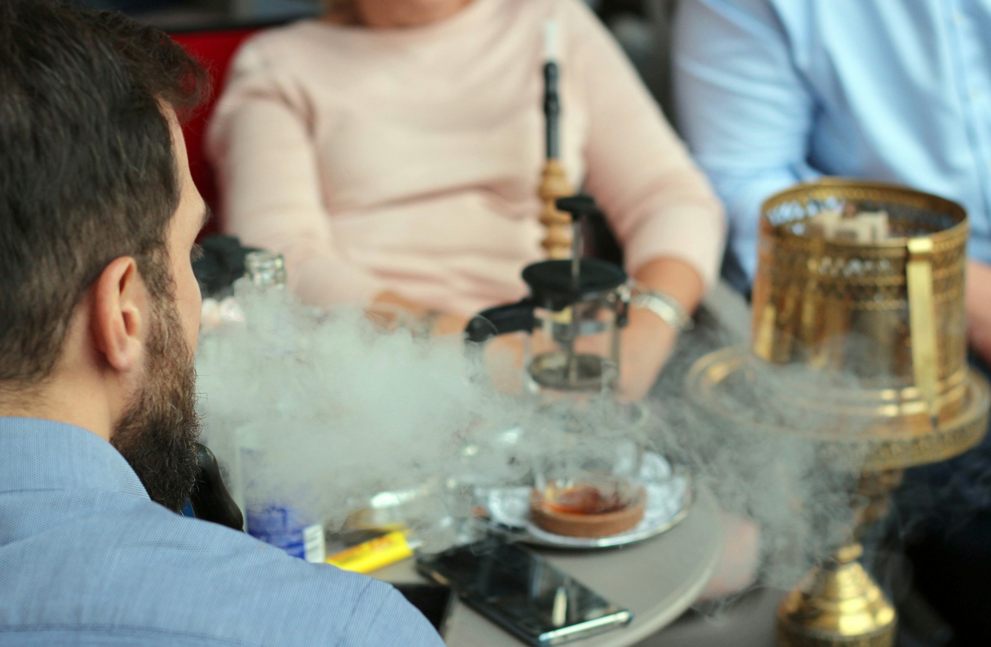 In Mülheim (NRW) ist die Polizei systematisch gegen Clankriminalität vorgegangen. Unter anderem wurden auch Shisha-Bars ins Visier genommen (Symbolbild aus Österreich von 2019).