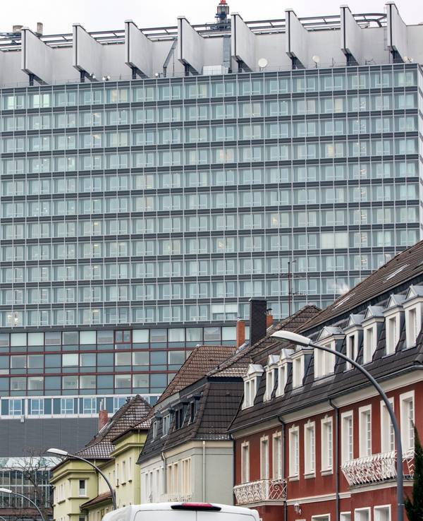 Das Bettenhaus der Uniklinik Köln.