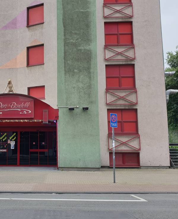 „Das Bordell Eros Center Köln“ in der Hornstraße kämpft mit den neuen Corona-Regeln.