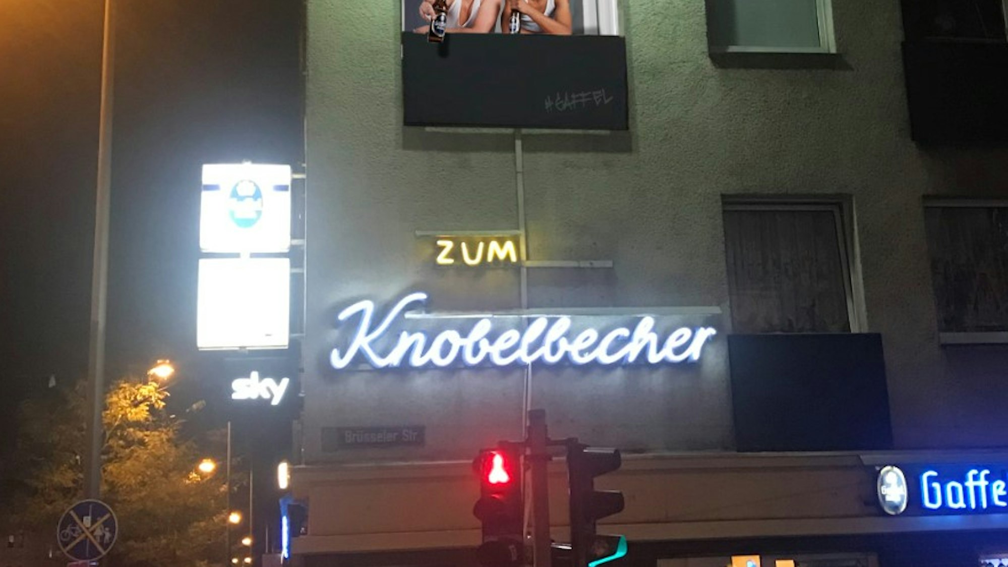 Außenansicht der Kneipe Knobelbecher in Köln.