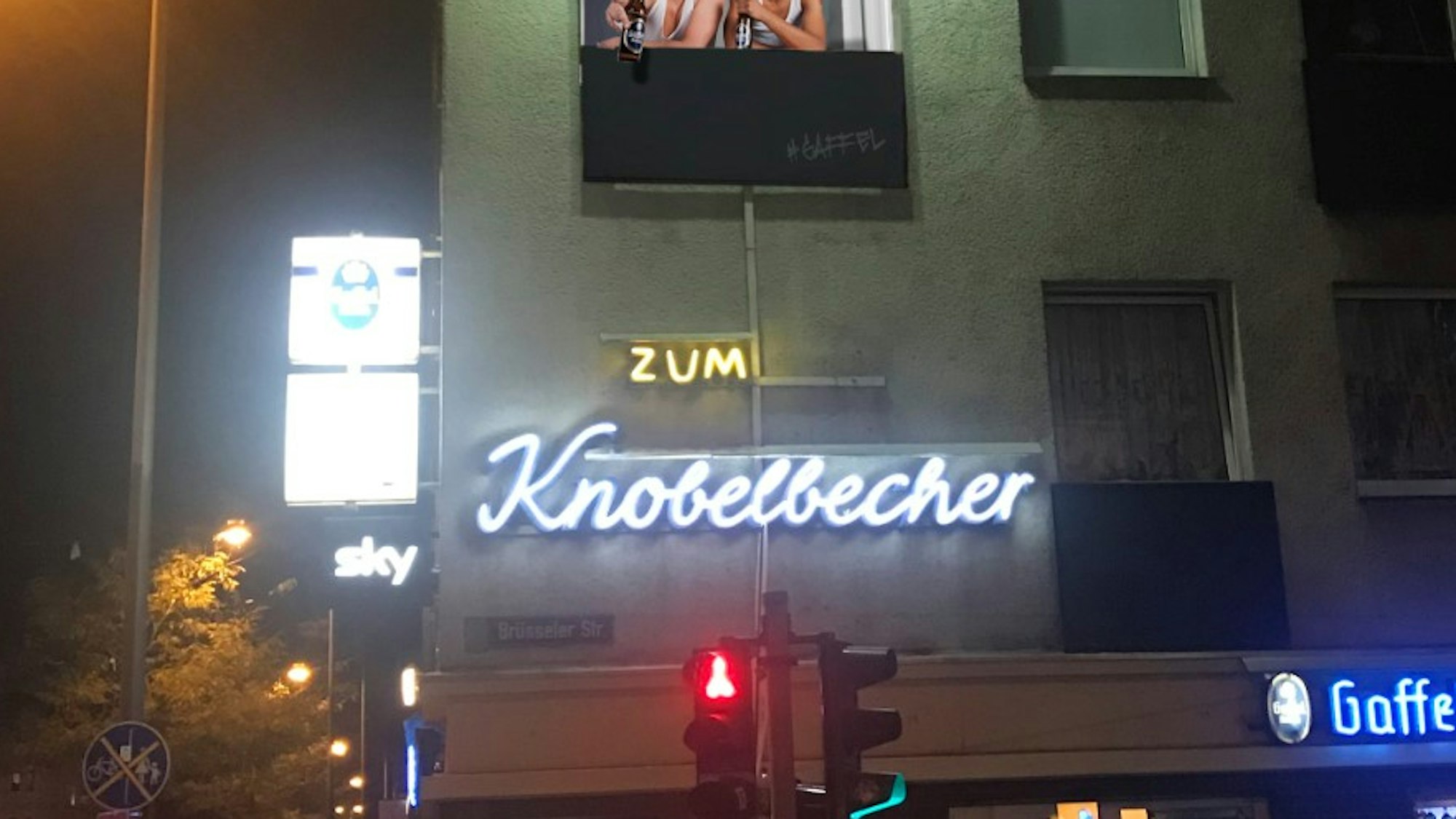 Außenansicht der Kneipe Knobelbecher in Köln.