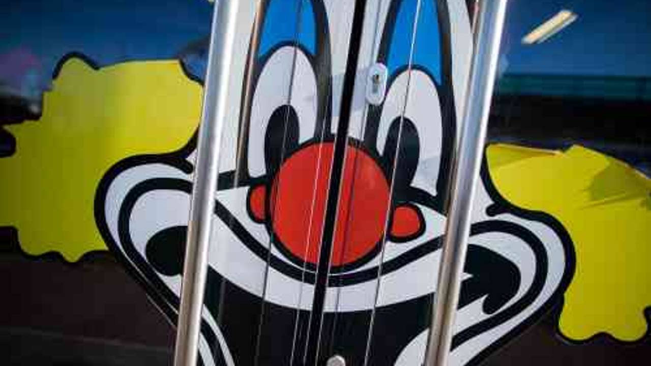 Der breit lachende Clown, das Logo des Kostüm-Riesen Deiters.