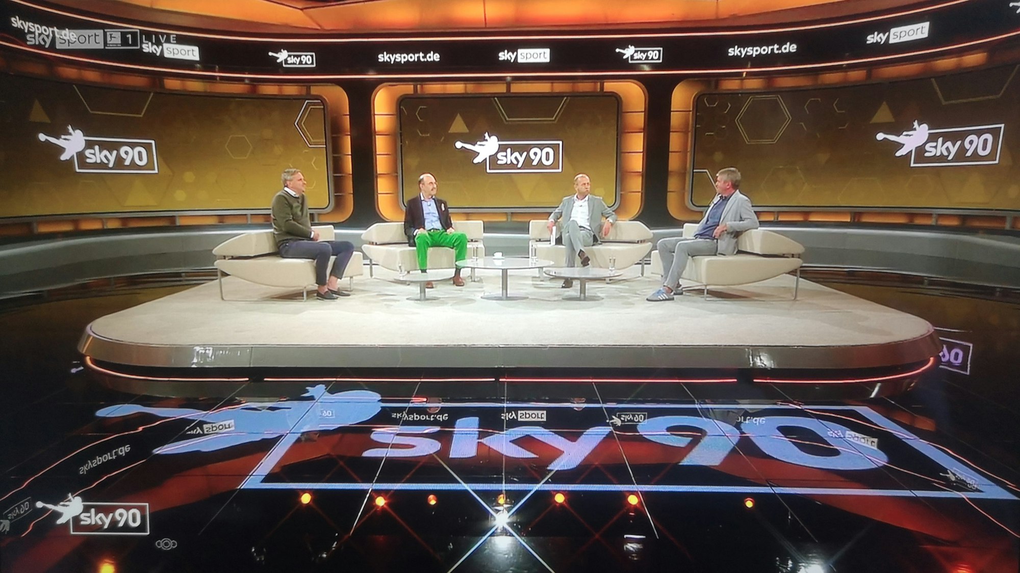 Die Runde bei Sky90 mit Dietmar Hamann, Fritz von Thurn und Taxis, Moderator Patrick Wasserziehr und Friedhelm Funkel