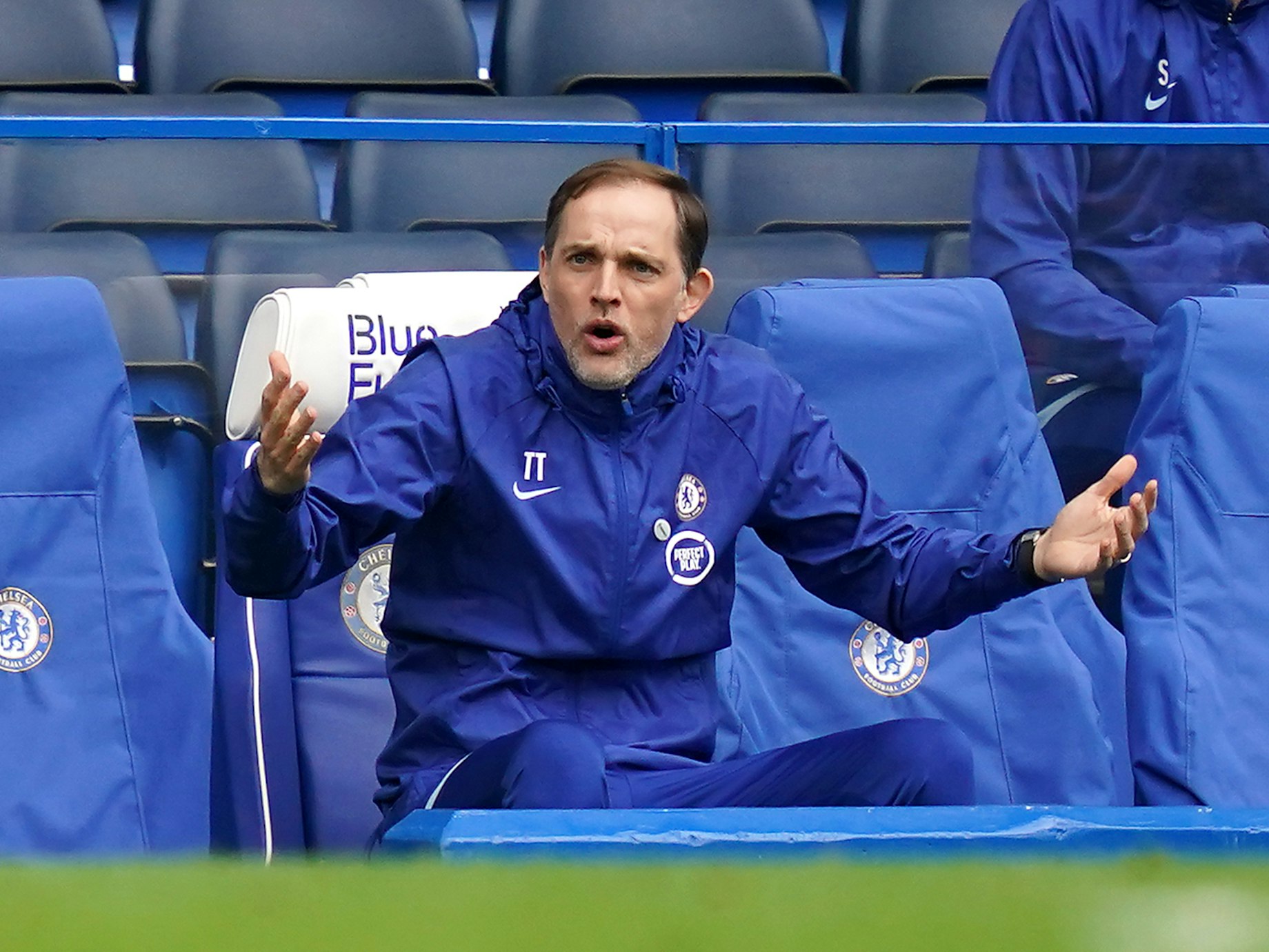 Thomas Tuchel, Trainer vom FC Chelsea, gestikuliert von seinem Platz aus.