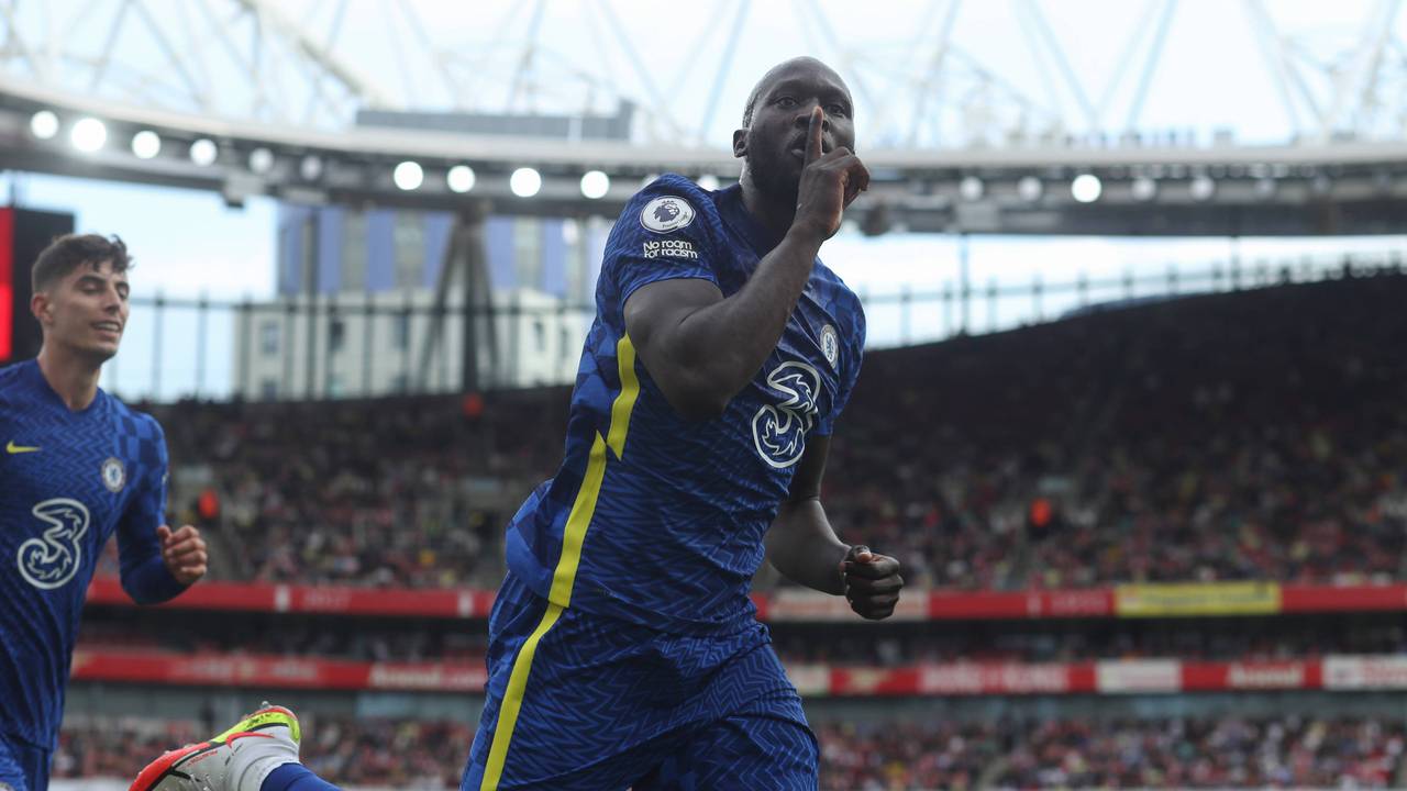Romelu Lukaku und Kai Havertz bejubeln ein Tor gegen Arsenal.