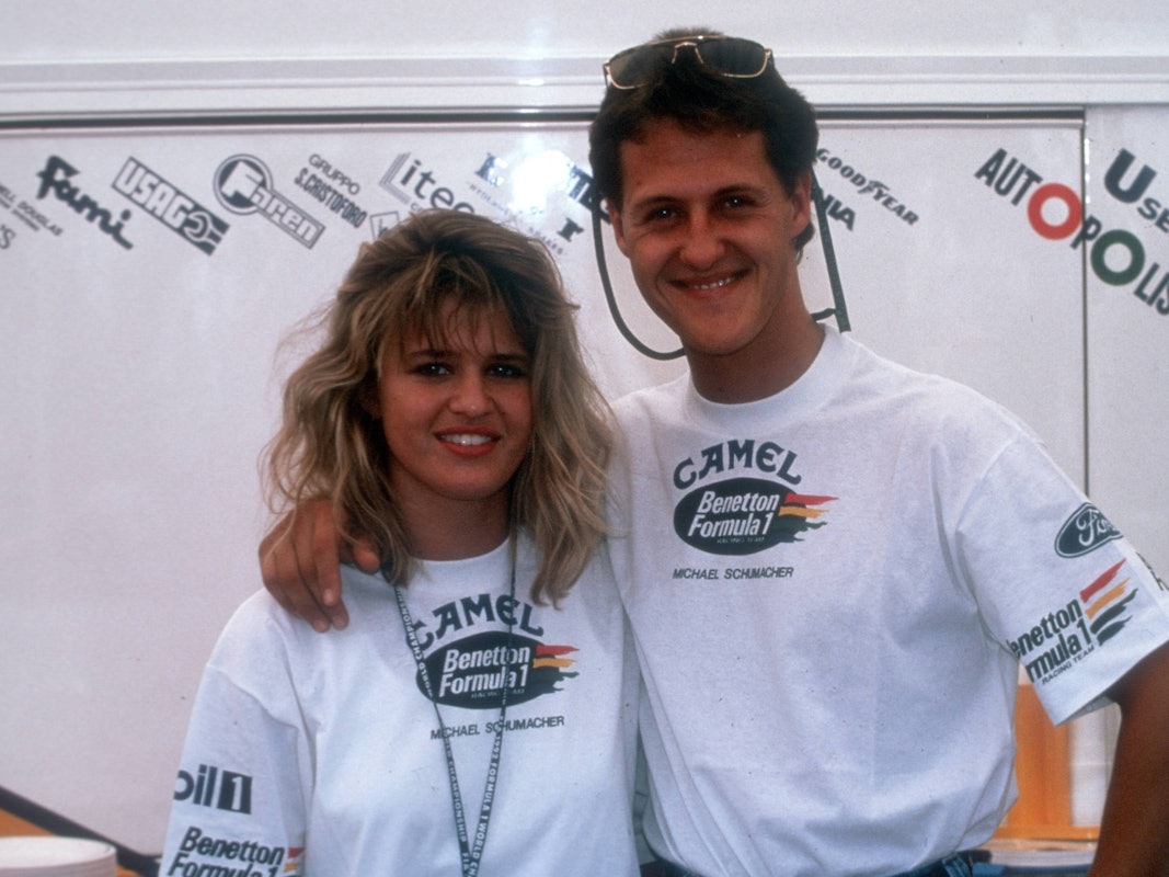 Michael Schumacher (Benetton) mit seiner Freundin Corinna Betsch.