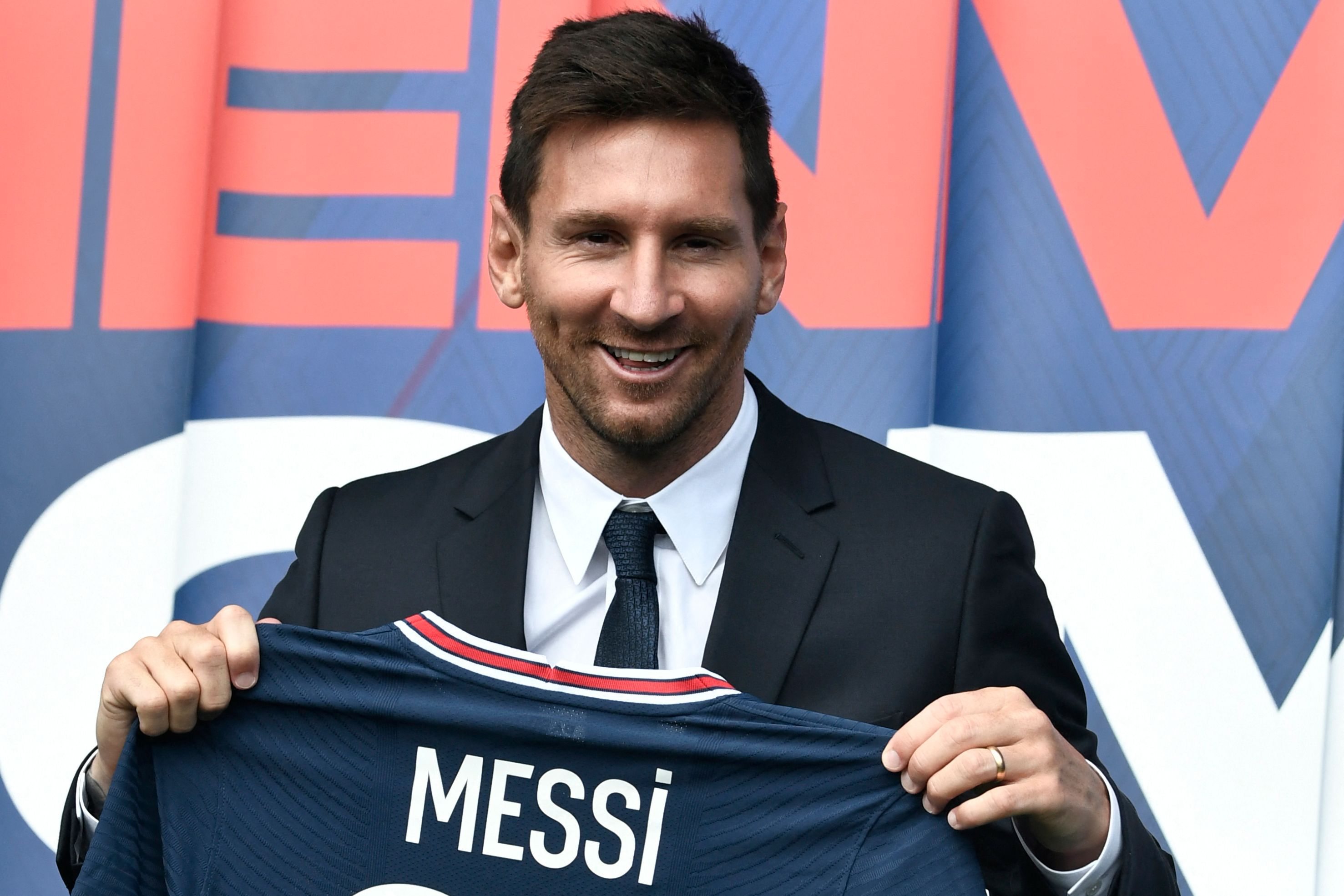 Lionel Messi Darum verdient Michael Jordan an seinen PSG Trikots Express
