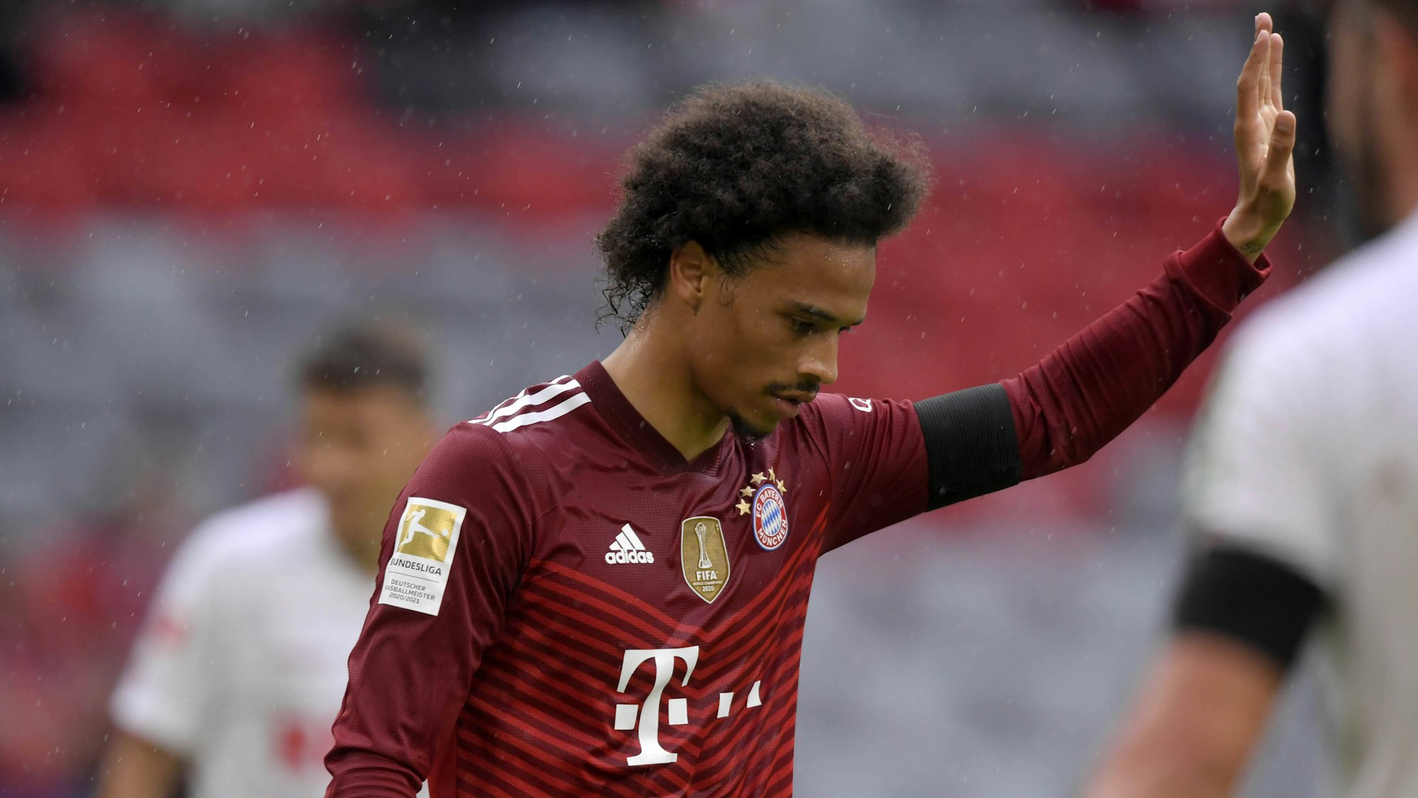 Leroy Sané entschuldigt sich nach einer missratenen Aktion gegen Köln.