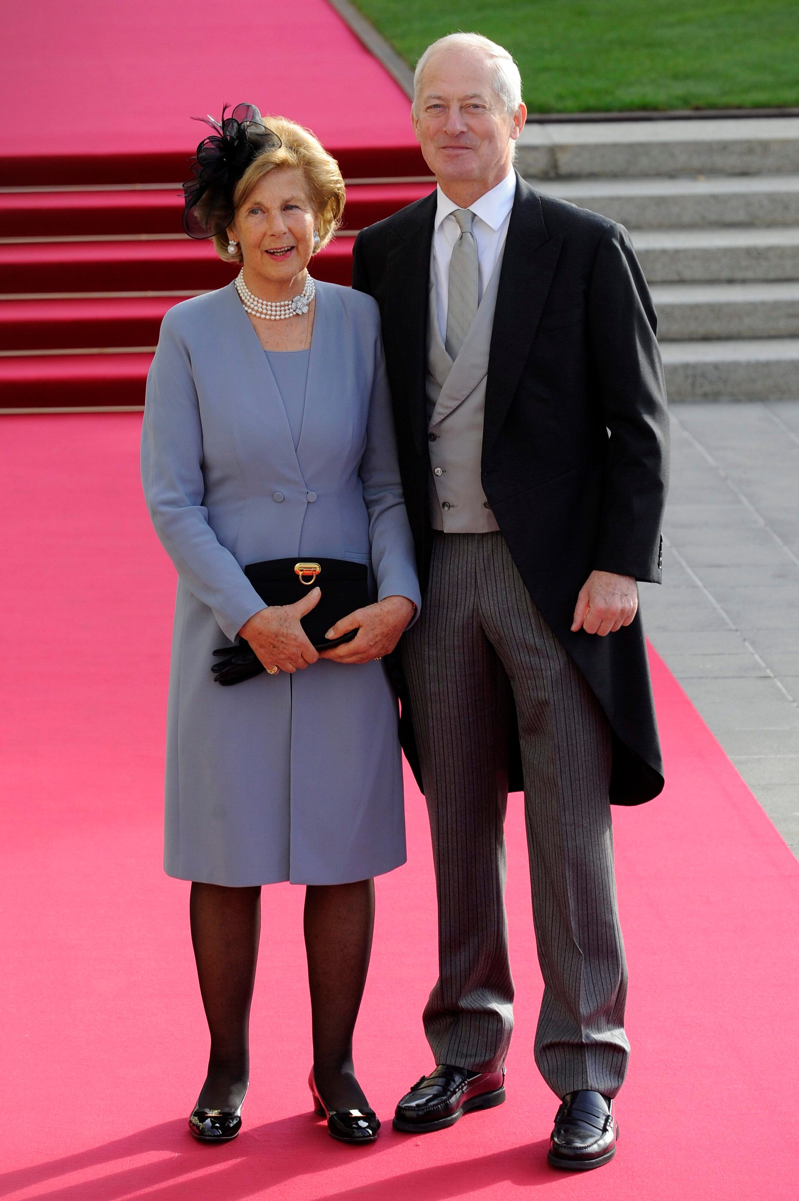 Fürst Hans-Adam II. von und zu Liechtenstein und seine Frau Fürstin Marie kommen bei der kirchlichen Trauung von Prinz Guillaume am 20. Oktober 2012.