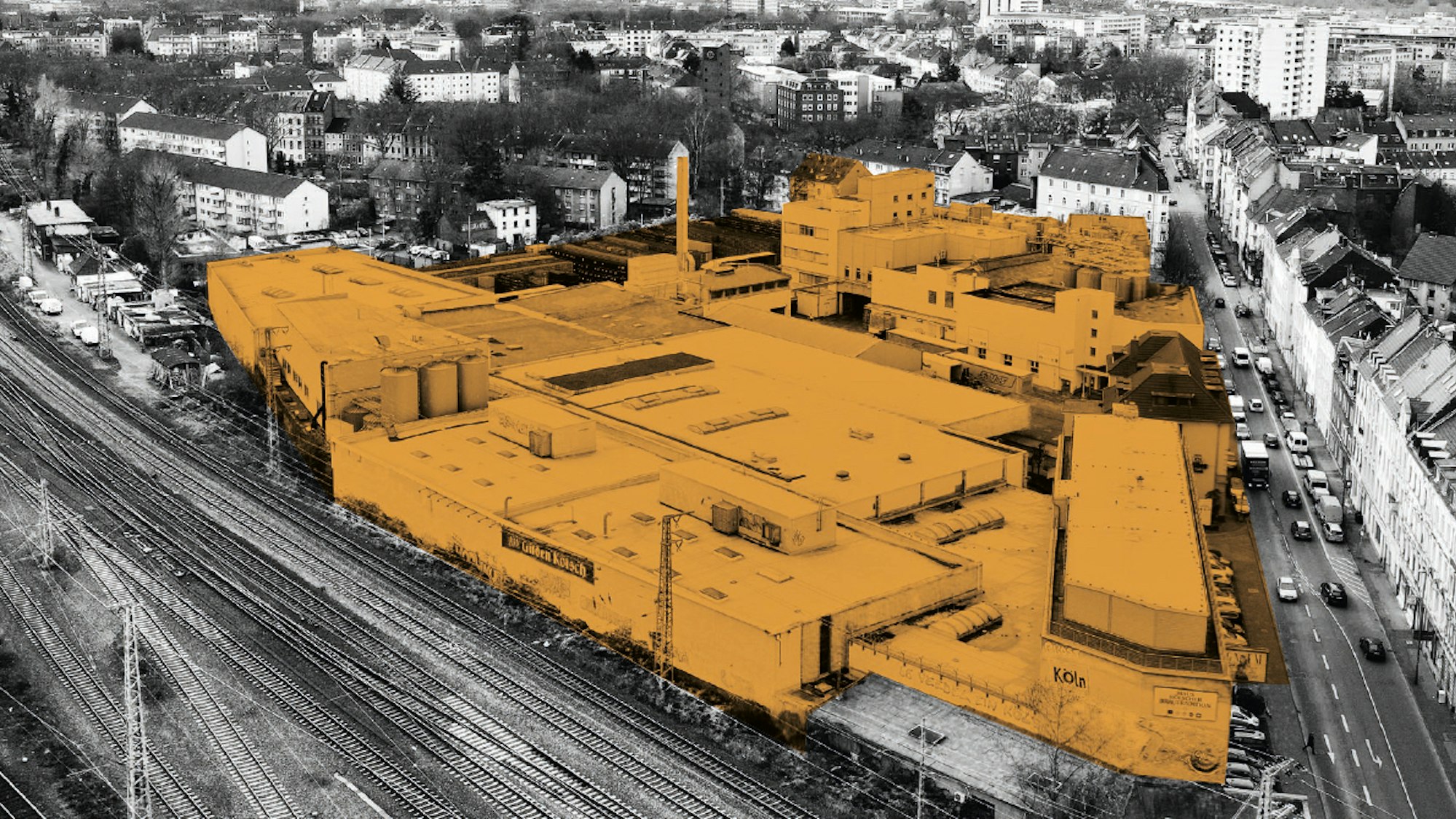 Eine Kennzeichnung des Geländes des Hauses Kölscher Brautradition in Köln-Mülheim.