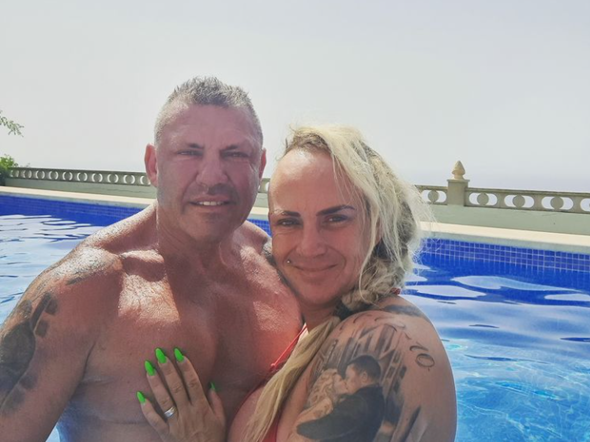 Andreas und Caroline Robens, hier beim gemeinsamen Planschen auf Mallorca, bekommen ungeplanten Nachwuchs.