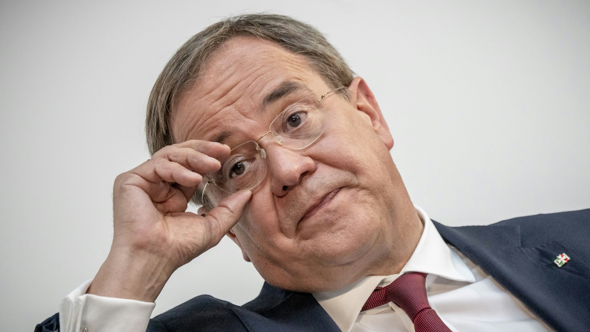 CDU-Kanzlerkandidat Armin Laschet am 24. August 2021 bei einer Podiumsdiskussion in Berlin. Sollte die Union bei der Bundestagswahl eine Niederlage kassieren, drohen CDU und CSU Flügelkämpfe, sagt der Parteienforscher Oskar Niedermayer.