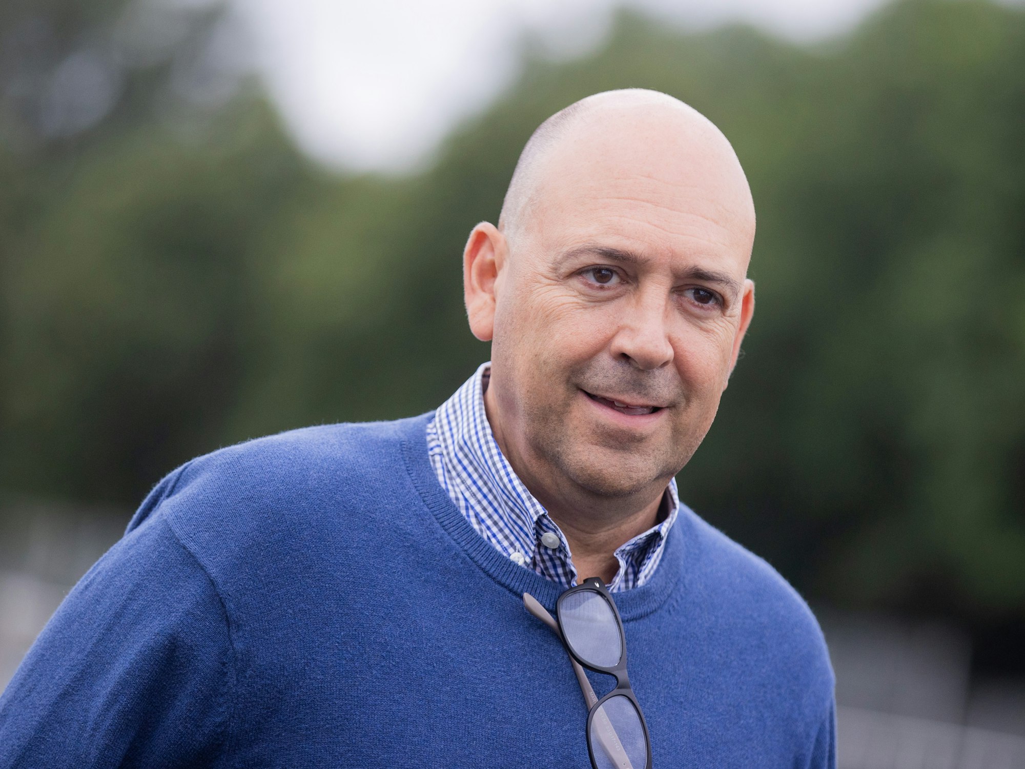 Fernando Carro am Gelände von Bayer 04 Leverkusen