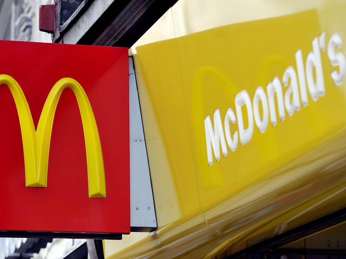 Das McDonald's-Logo ist an der Fassade einer Londoner Filiale zu sehen, aufgenommen im Januar 2016.