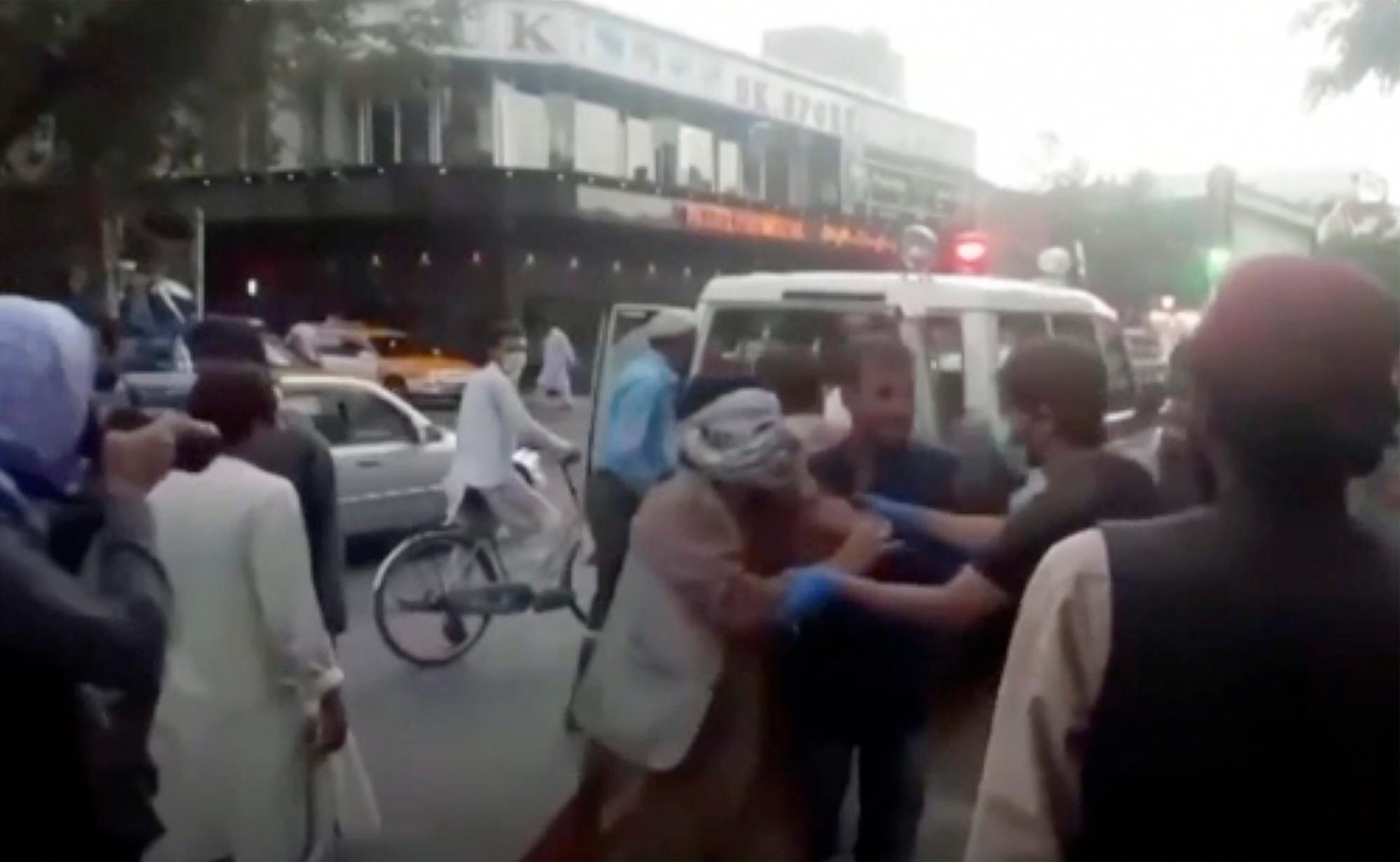 In Kabul ist es am Donnerstagnachmittag in der Nähe des Flughafens zu zwei Explosionen gekommen.