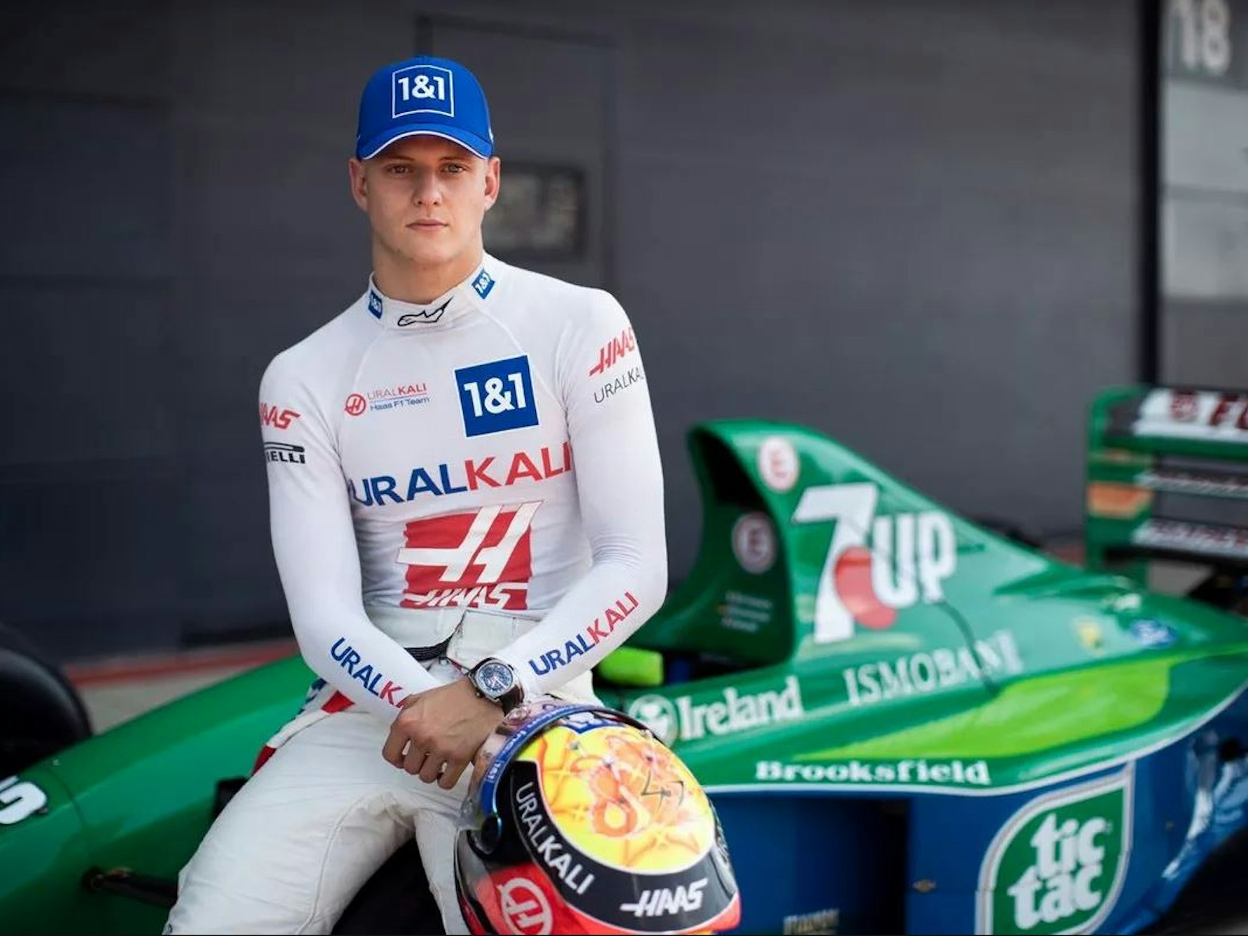 Mick Schumacher im alten Jordan 191 seines Vaters Michael.