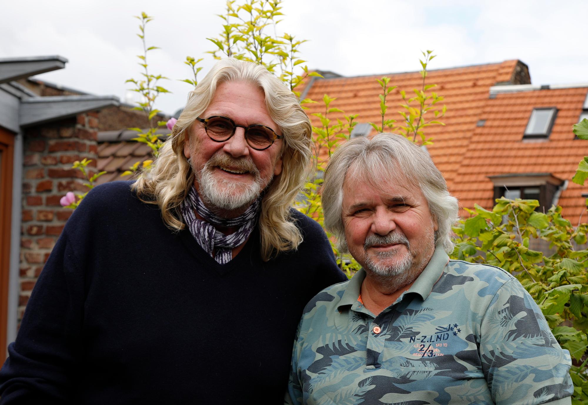 Jürgen Fritz und Tommy Engel auf einem Dach in Köln.