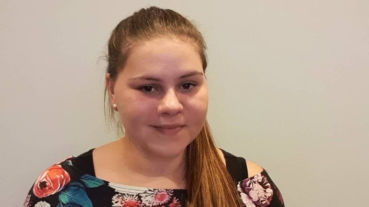 Sylvana Wollny posiert für ein Foto.