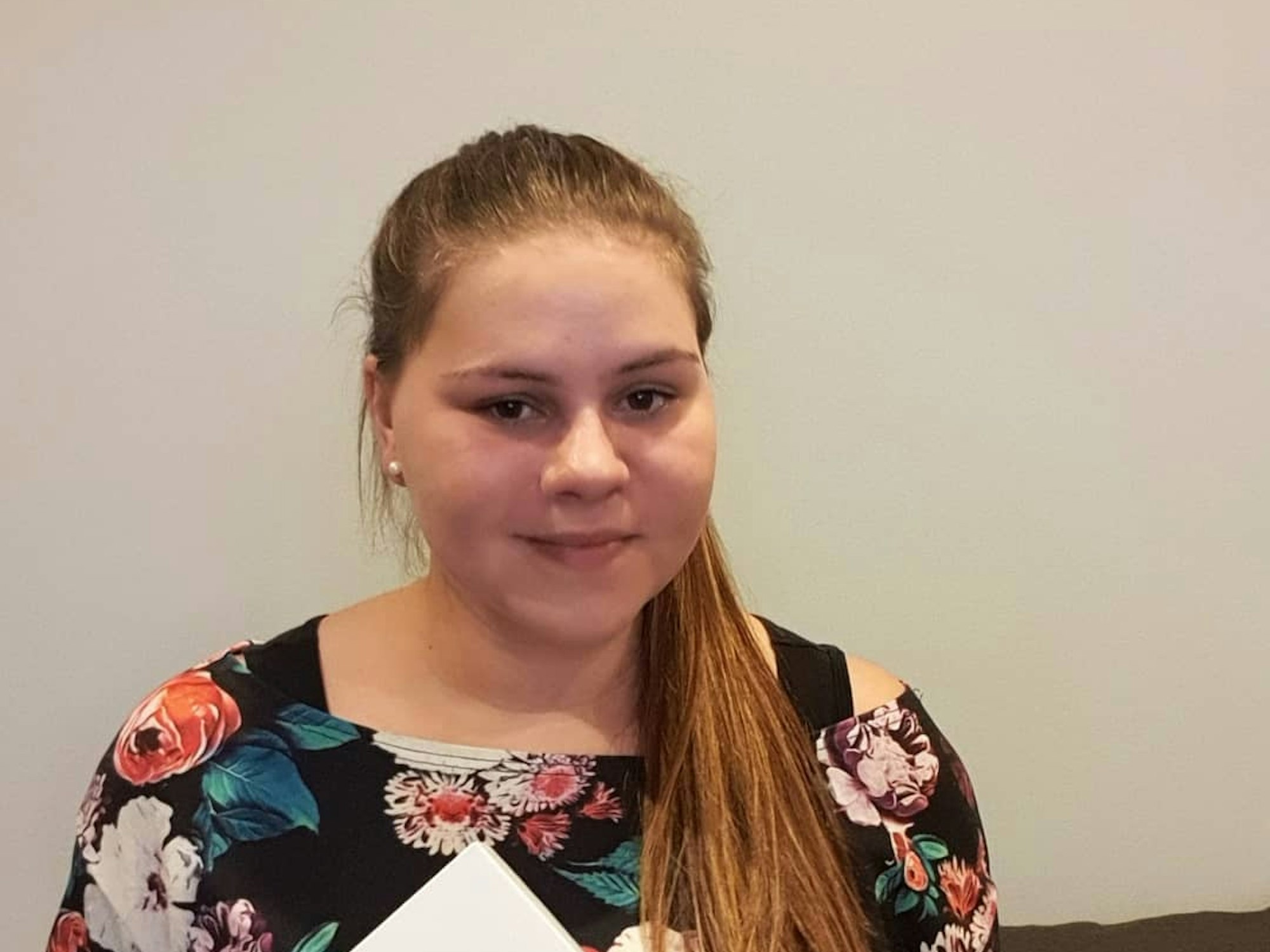 Sylvana Wollny posiert für ein Foto.