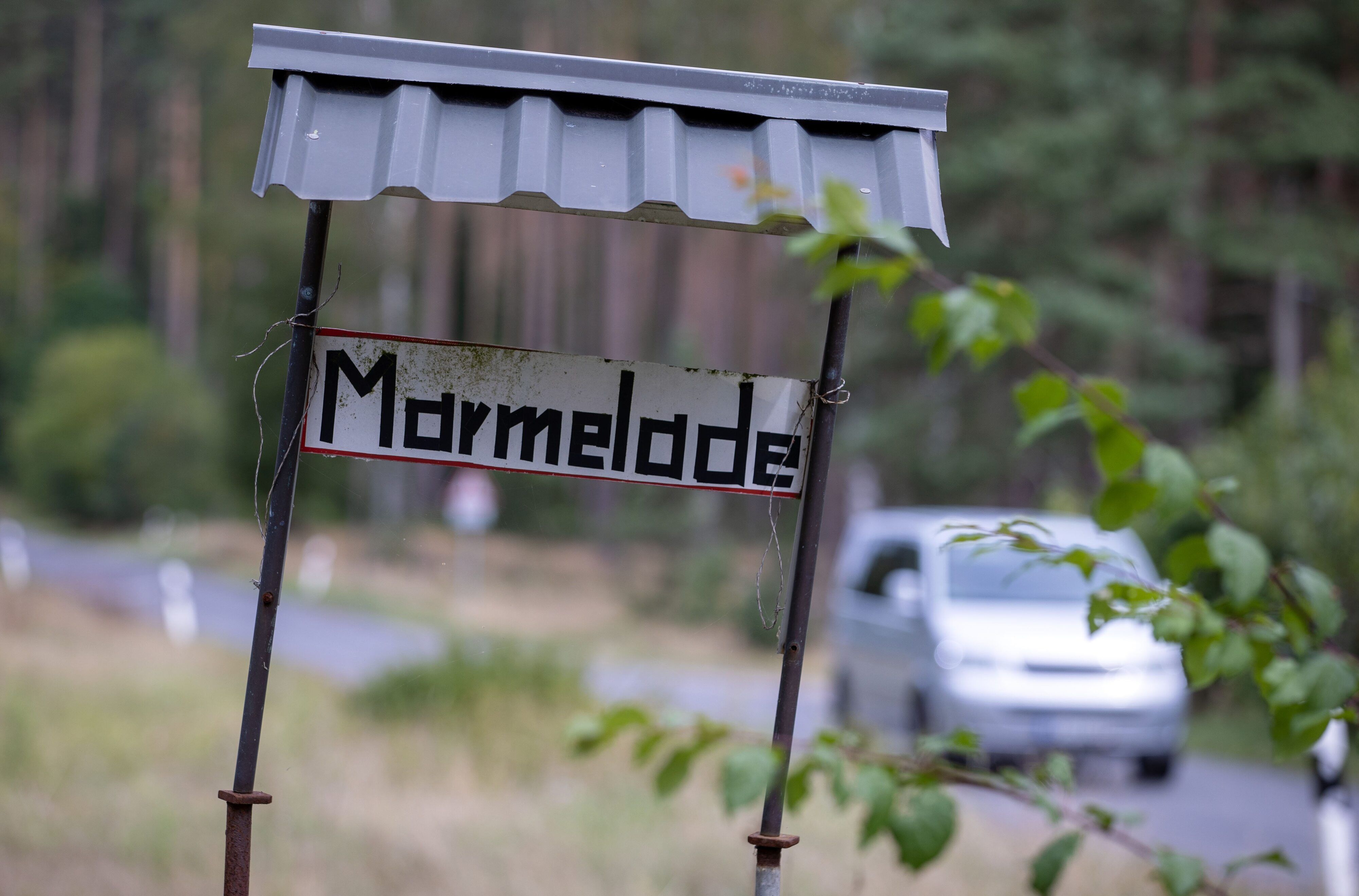 Beim Einkochen von Marmelade ist es im sächsischen Hoyerswerda zu einer heftigen Explosion gekommen. Unser Symbolfoto (9. August 2021) zeigt einen Marmeladen-Stand an einer Straße in Mecklenburg-Vorpommern.