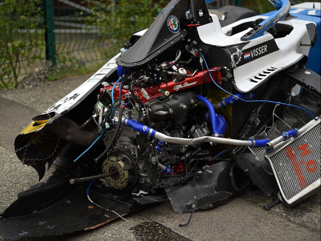 Ein Blick auf das zerstörte Auto von Beitske Visser nach dem Unfall.