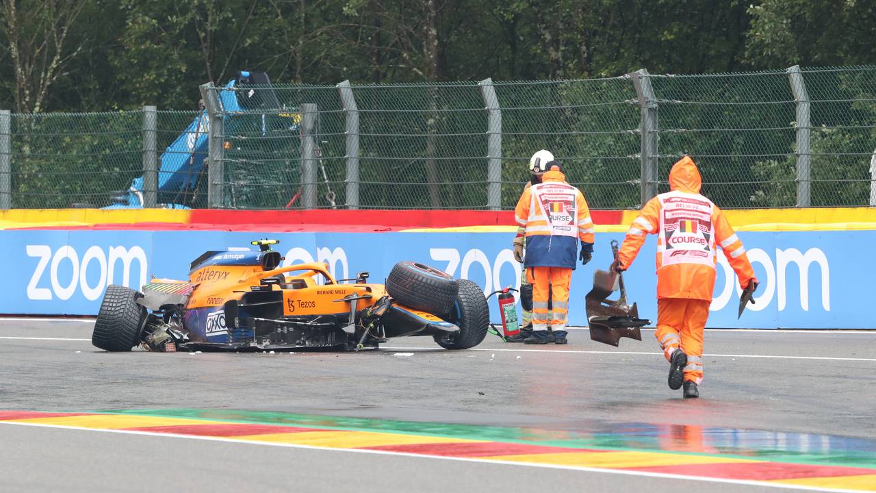 Lando Norris aus Großbritannien von Team McLaren verunglückte mit seinem Auto.