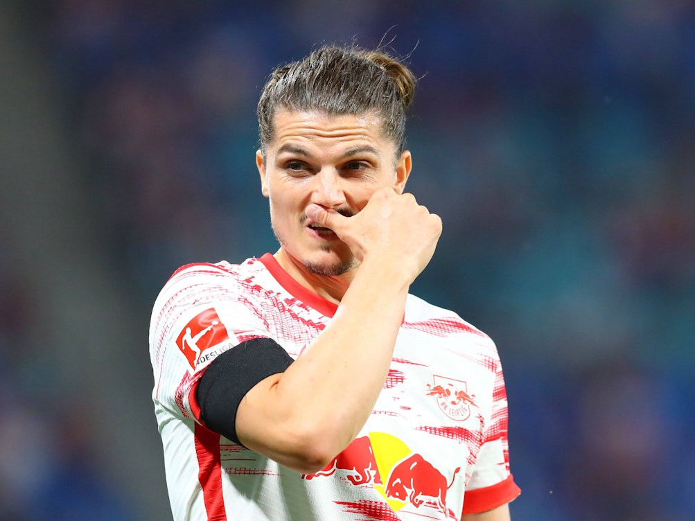 Marcel Sabitzer von RB Leipzig schaut nachdenklich beim Spiel gegen Stuttgart.
