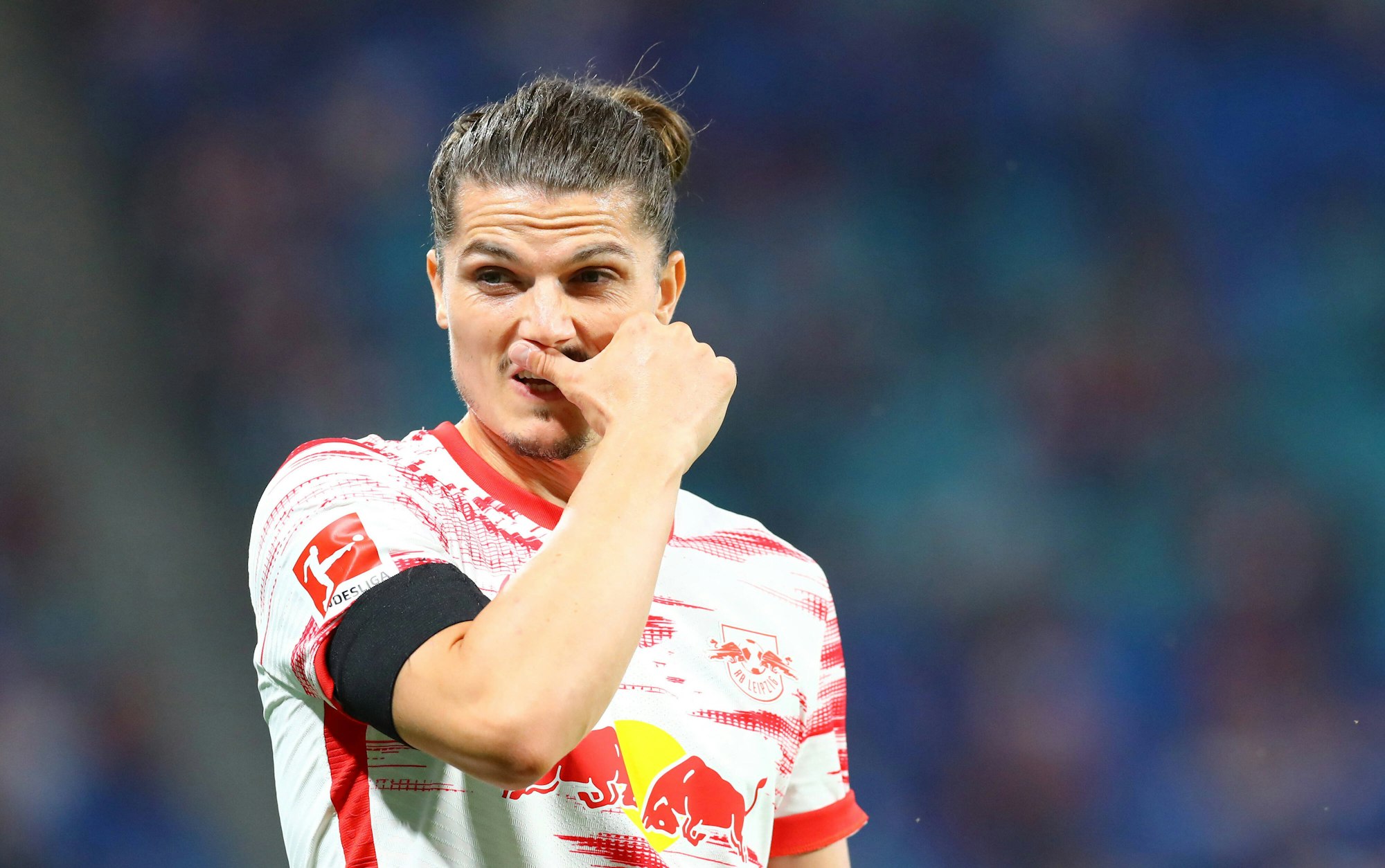 Marcel Sabitzer von RB Leipzig schaut nachdenklich beim Spiel gegen Stuttgart.