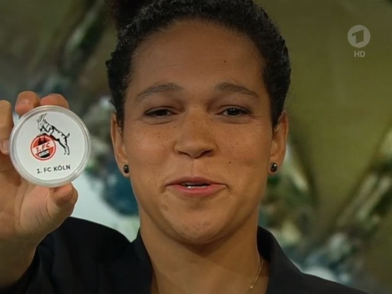 Die Pokalauslosung in der Sportschau wurde unter anderem von Celia Sasic vorgenommen.
