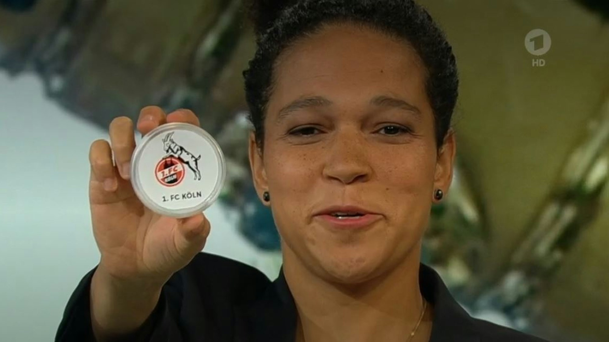 Die Pokalauslosung in der Sportschau wurde unter anderem von Celia Sasic vorgenommen.