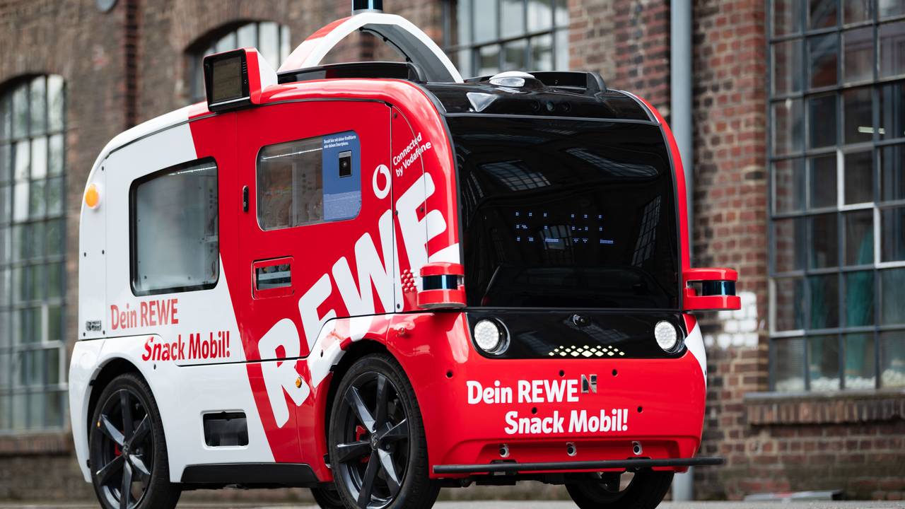 Das „Snack Mobil“ von Rewe steht auf dem Gelände des Carlswerks.