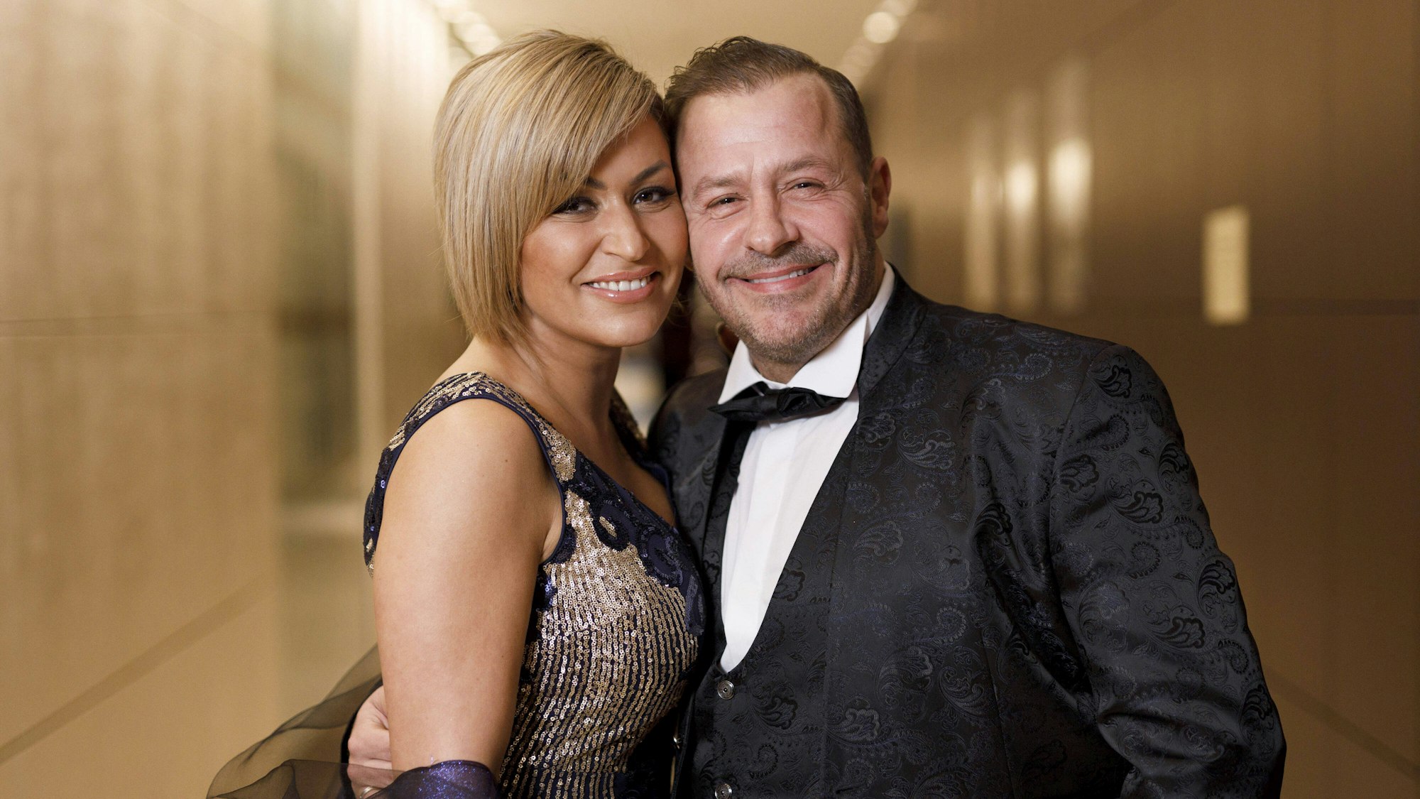 Willi Herren mit Ehefrau Jasmin Jennewein bei der 13. Dorint Charity Sports Night 2019 im Dorint Hotel an der Messe in Deutz. Köln, 08.12.2019