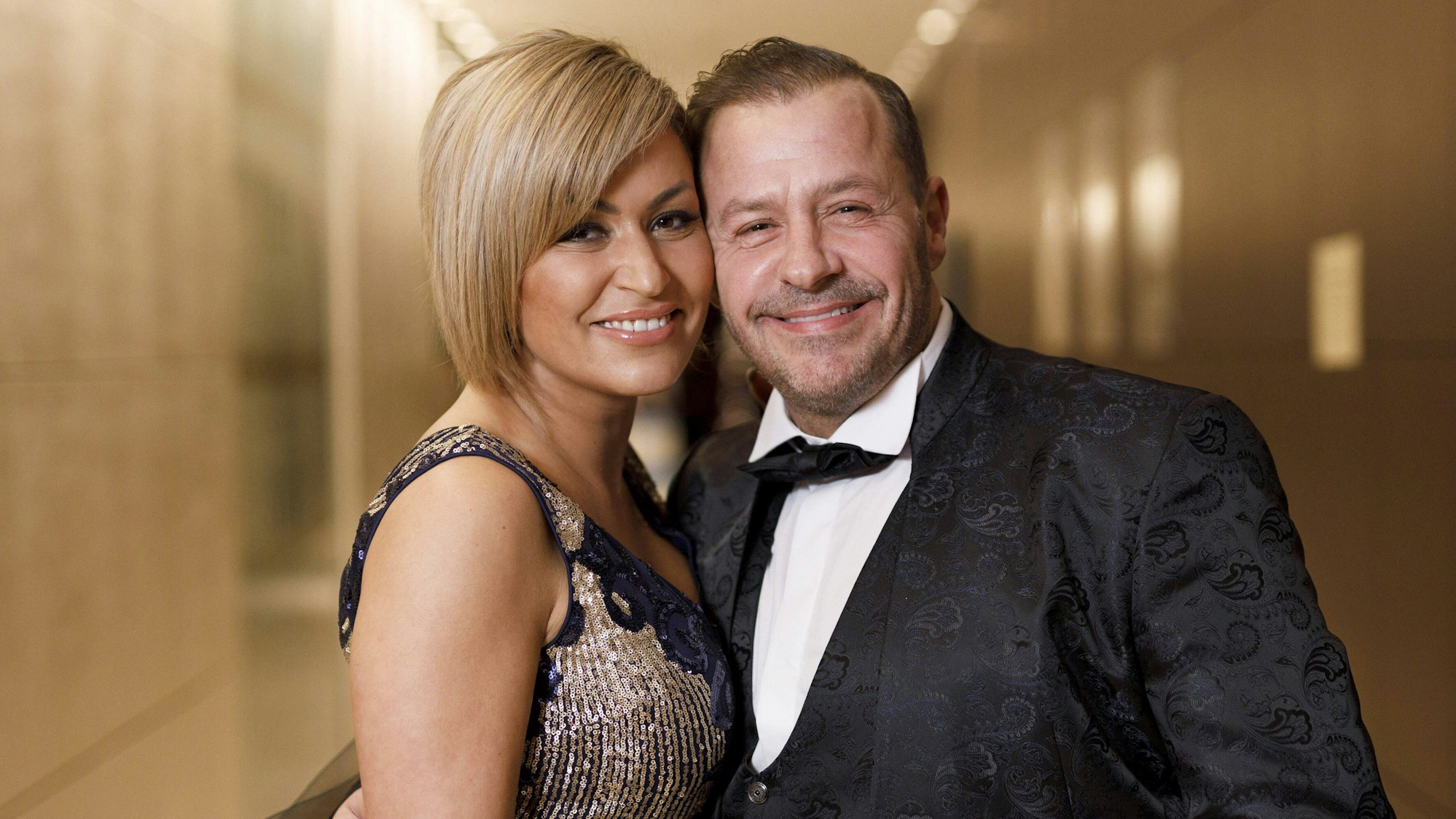 Willi Herren mit Ehefrau Jasmin Jennewein bei der 13. Dorint Charity Sports Night 2019 im Dorint Hotel an der Messe in Deutz.