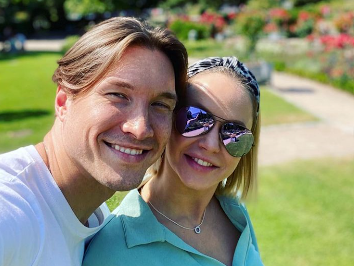 Let's Dance-Star Evgeny Vinokurov und seine Verlobte Nina, hier auf einem Instagram-Selfie im Juli 2021, erwarten ihr erstes Kind.