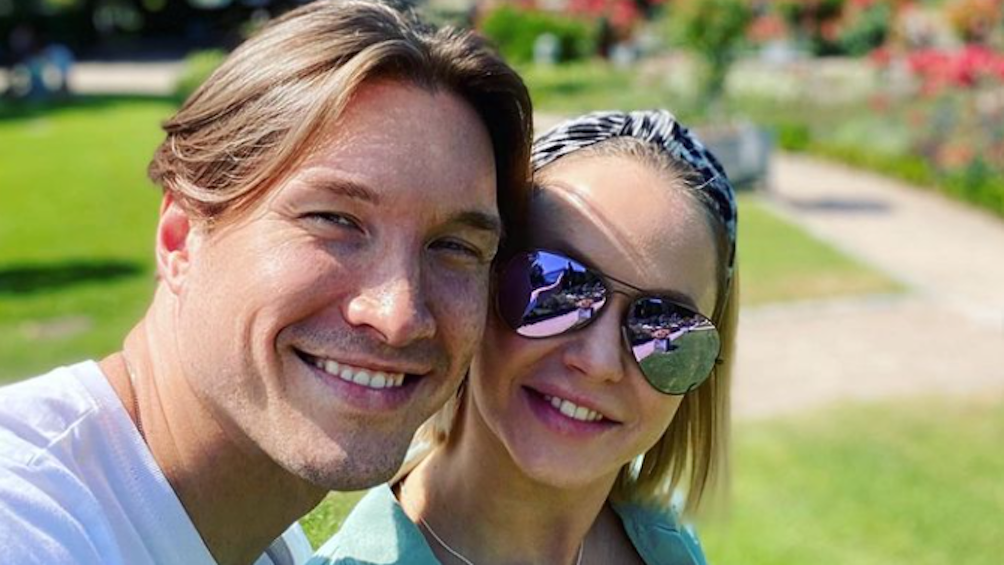 Let's Dance-Star Evgeny Vinokurov und seine Verlobte Nina, hier auf einem Instagram-Selfie im Juli 2021, erwarten ihr erstes Kind.