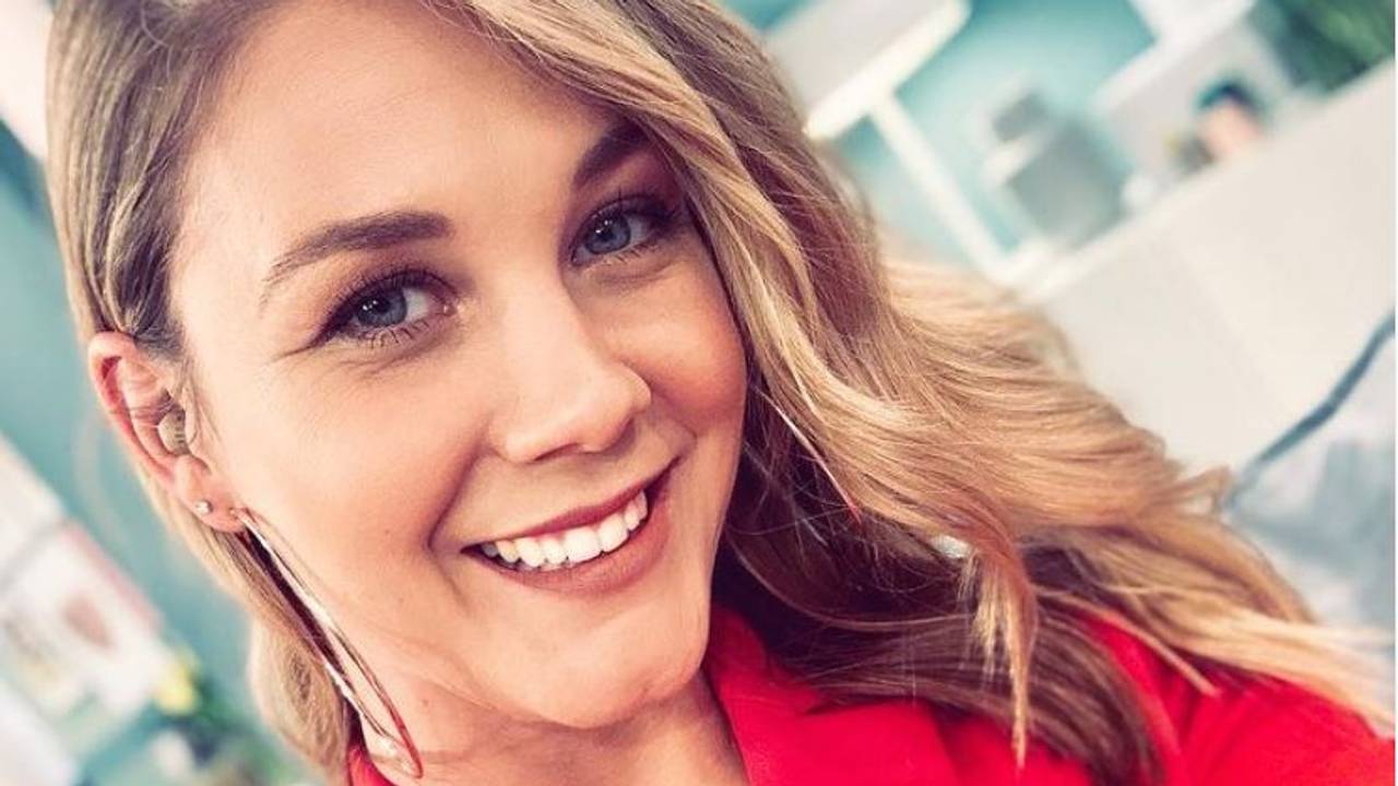 Alina Merkau vom Sat.1-„Frühstücksfernsehen“. Das Selfie hat sie am 25. April 2019 auf ihrem Instagram-Account gepostet. Screenshot gemacht am 31.8.2021.