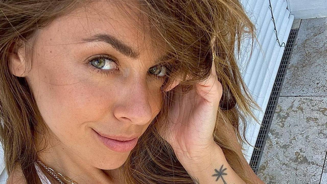 Vanessa Mai im weißen Bikini.