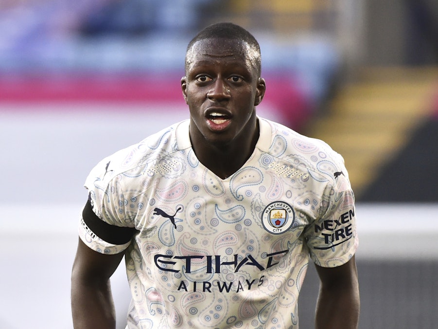 Benjamin Mendy von Manchester City reagiert während des Fußballspiels der englischen Premier League gegen Leicester City im King Power Stadium.