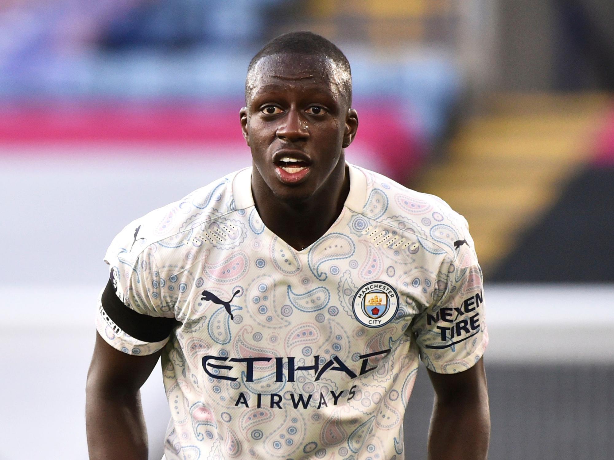 Benjamin Mendy von Manchester City reagiert während des Fußballspiels der englischen Premier League gegen Leicester City im King Power Stadium.