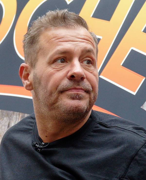 Schauspieler und Reality-Star Willi Herren bei der Eröffnung von "Willi Herren's Rievkooche Bud".
