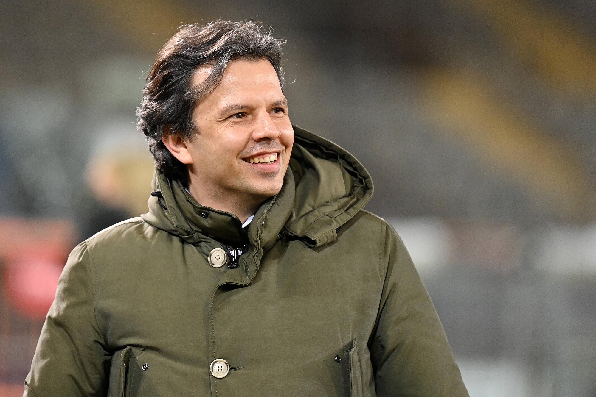 Manager Samir Arabi im Stadion in Bielefeld.