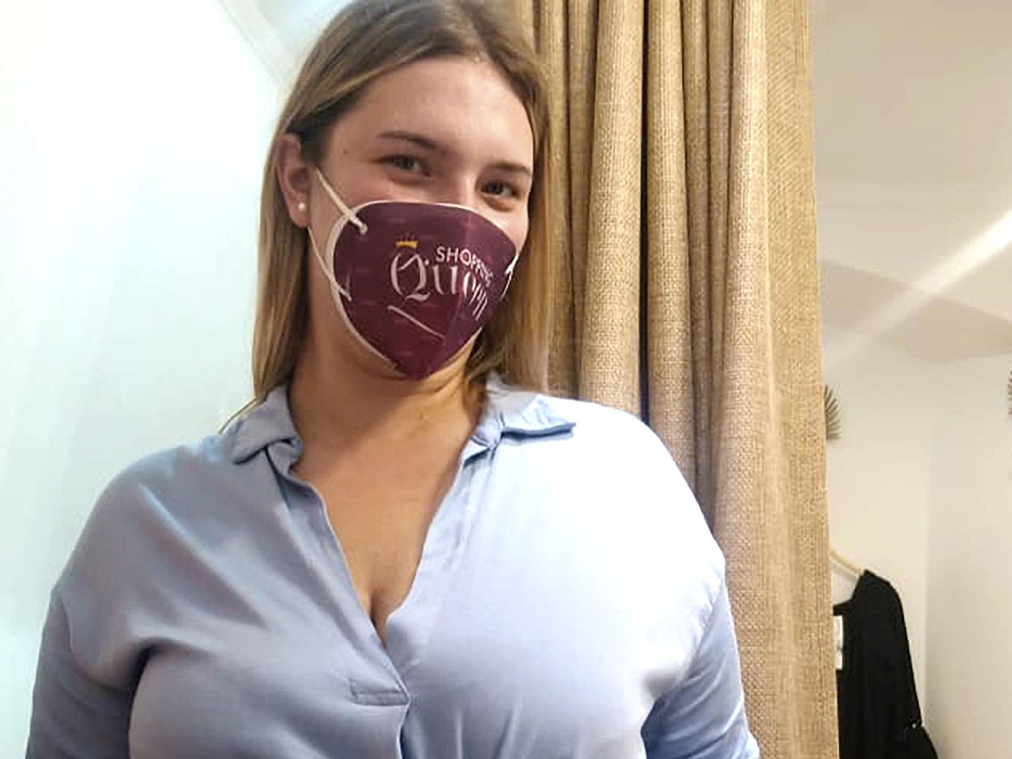 Danni Büchners Tochter Joelina Karabas bei „Shopping Queen“ auf Mallorca.