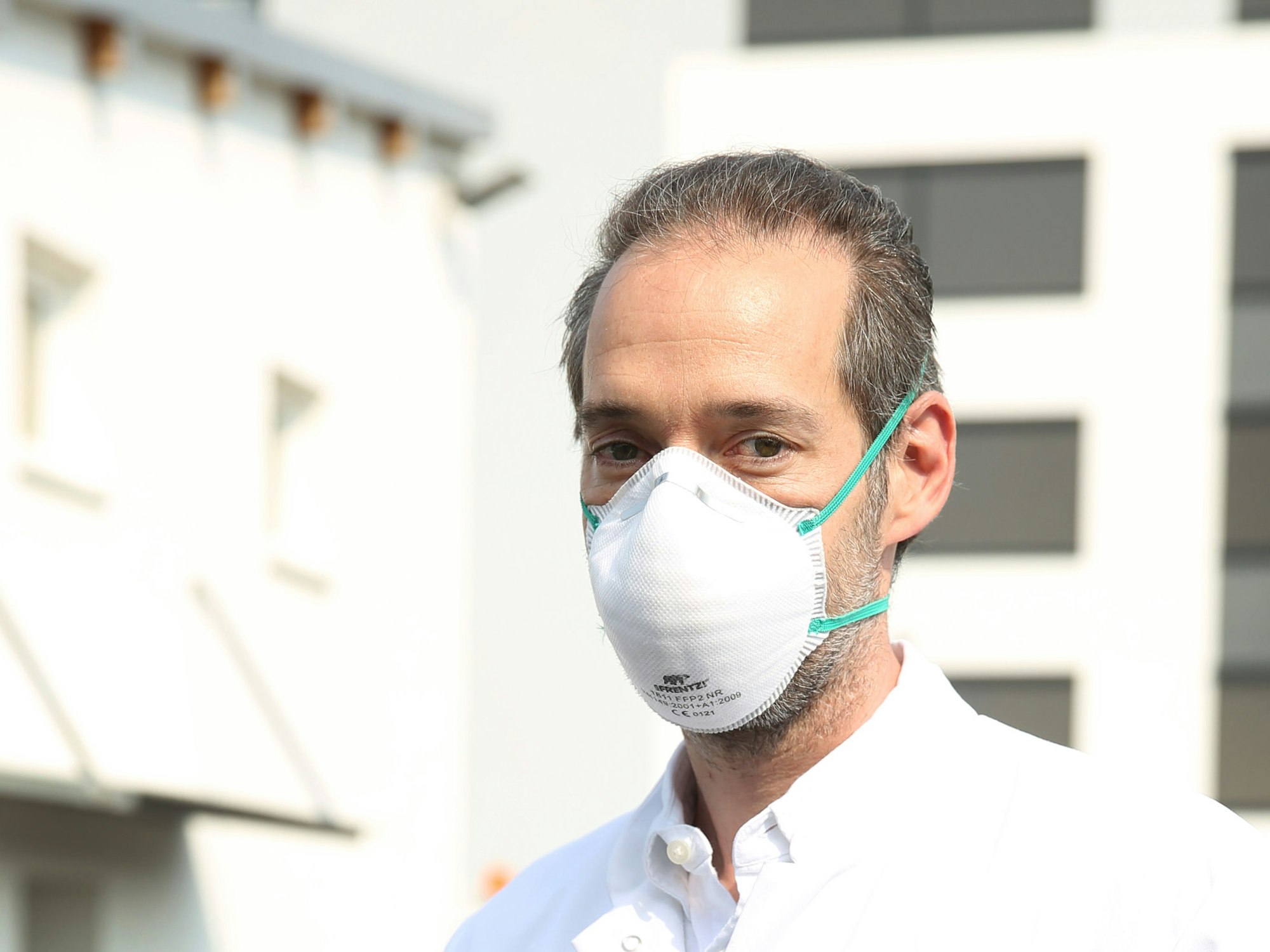 Köln:
Drive-In Test bei Labor Wisplinghoff mit Fabian Wisplinghoff.