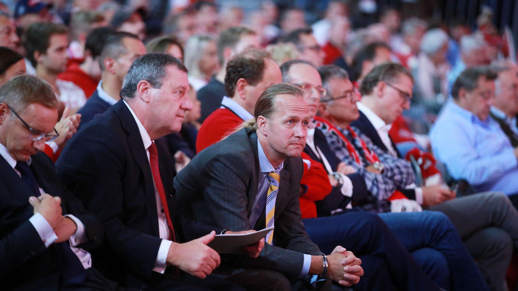 1.FC Köln
Mitgliederversammlung in der LanxessArena
von links: Eckhard Sauren, Werner Wolf, Stefan Müller-Römer (1.FC Köln)
08.09.2019
Herbert Bucco