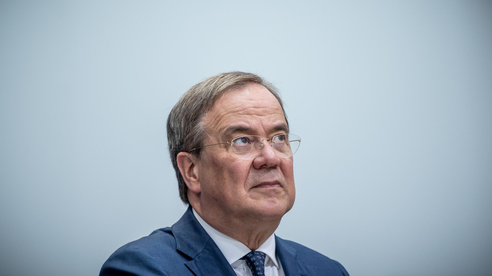 Armin Laschet, Unions-Kanzlerkandidat, CDU-Bundesvorsitzender und Ministerpräsident von Nordrhein-Westfalen, nimmt Ende August an einer Pressekonferenz nach der Sitzung des CDU-Präsidiums teil. CDU und CSU geraten in den Umfragen immer tiefer in den Abwärtsstrudel.
