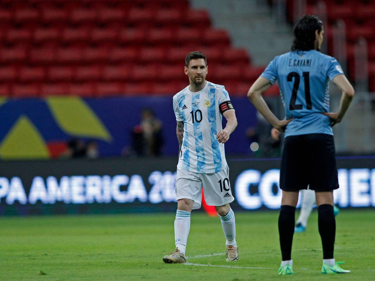 Lionel Messi und Edinson Cavani während ihres Copa-America-Duells.