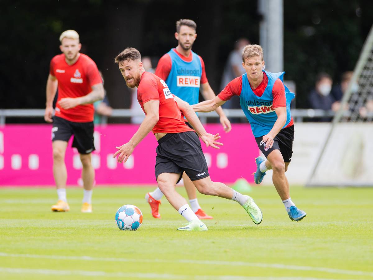 Salih Özcan (l) und Vincent Koziello beim ersten Training.