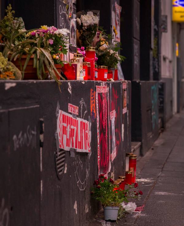 Gedenkstätte für getöteten Joel auf der Zülpicher Straße in Köln.